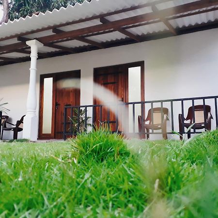 Akila Holiday Resort Хабарана Экстерьер фото